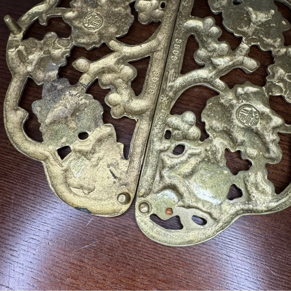 HARVIN Virginia MetalCrafters vintage solid brass footed 2 Pc trivet Super Cute